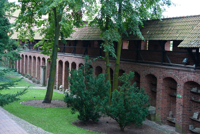 Marienburg Kräutergarten und Innenhof